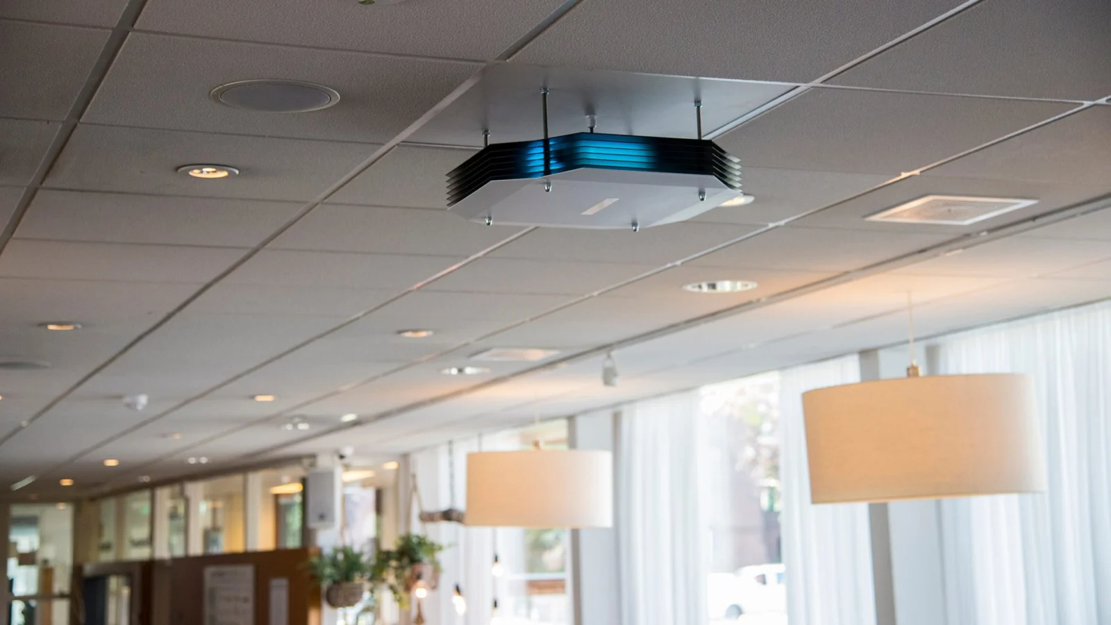 ETB Willem Bos; installatie van unieke UV-C-verlichting