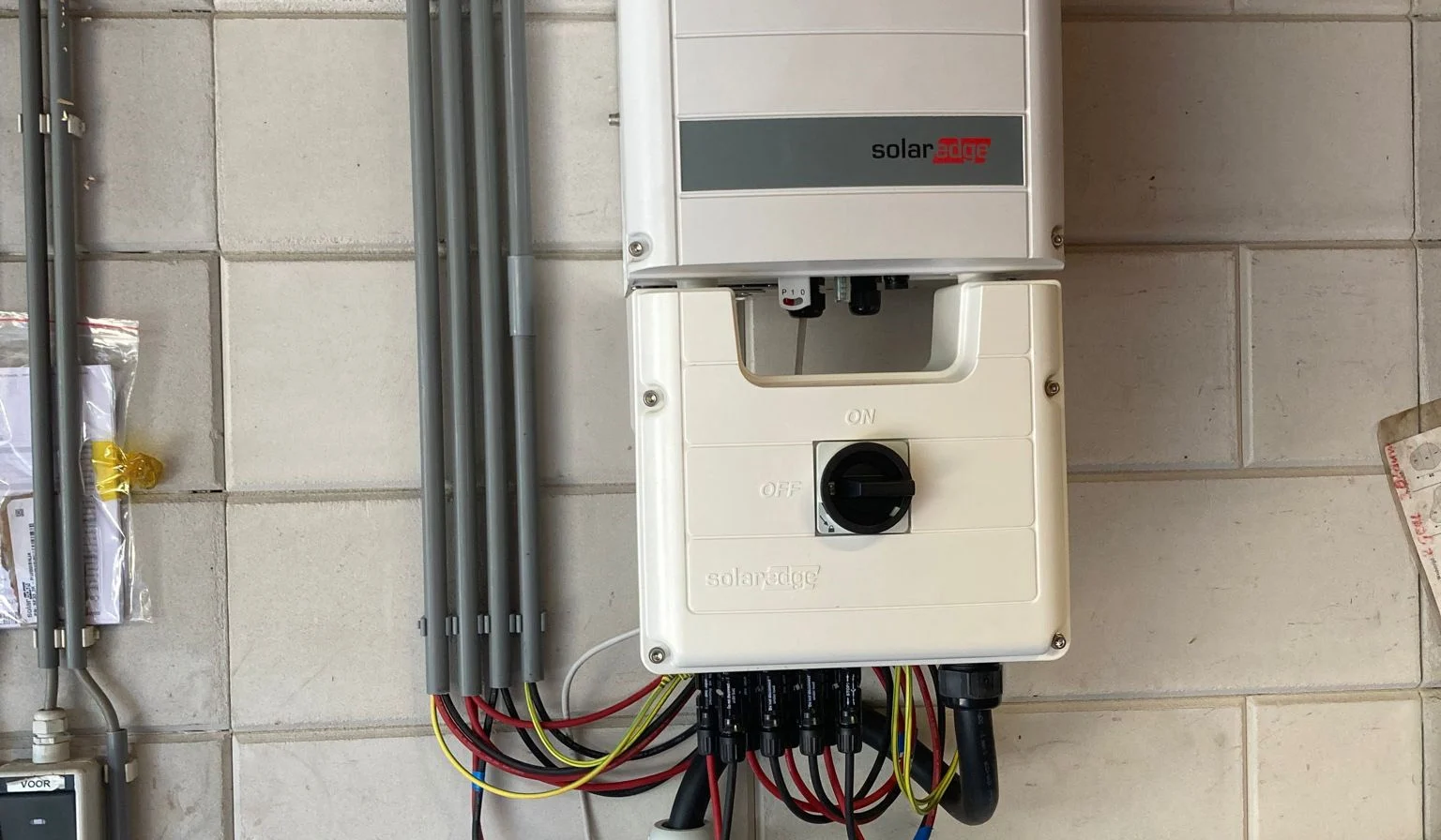 Bescherming tegen piekvermogen: waarom PV-systemen uitschakelen bij overmatige zon