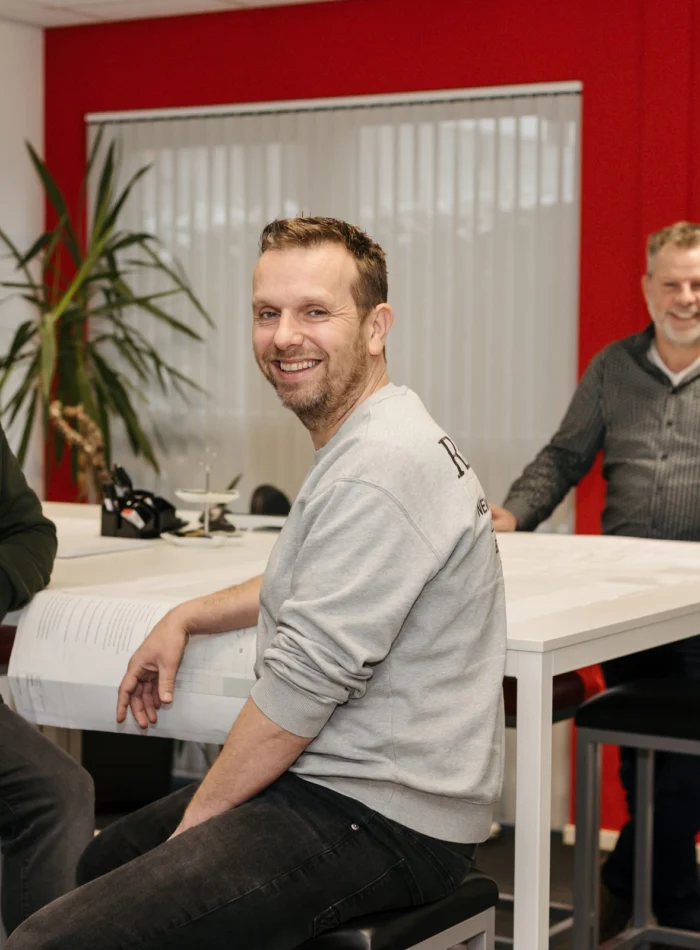 Team van ETB Willem Bos aan tafel